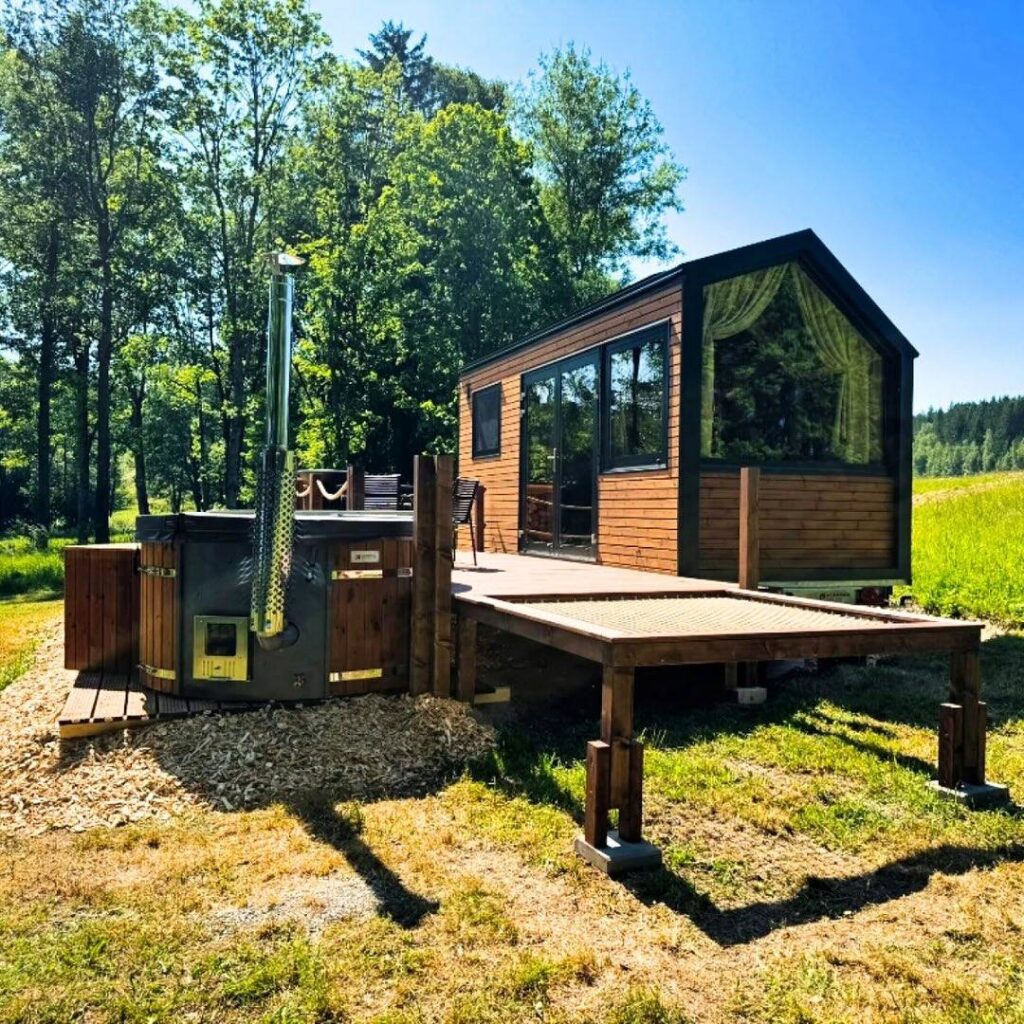 Glamping v Cesku - tiny house.
